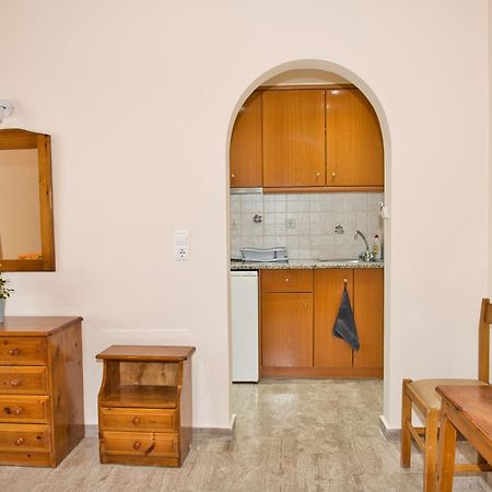 Villa Nikos Karamolegkos Kamari 外观 照片